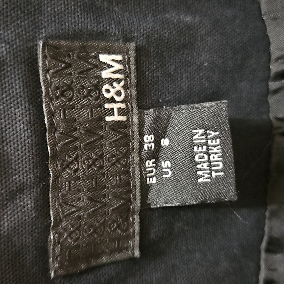 H&M Black Denim Short Waist Jacket Womens Sz 8 - Picture 4 of 9